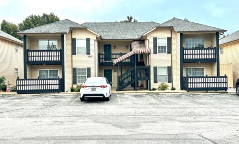 Apartments Near Neosho Available Now! New updated 2-bed 1-bath all electric apartment. Rent-$1,000/Deposit-$1,000. for Neosho Students in Neosho, MO