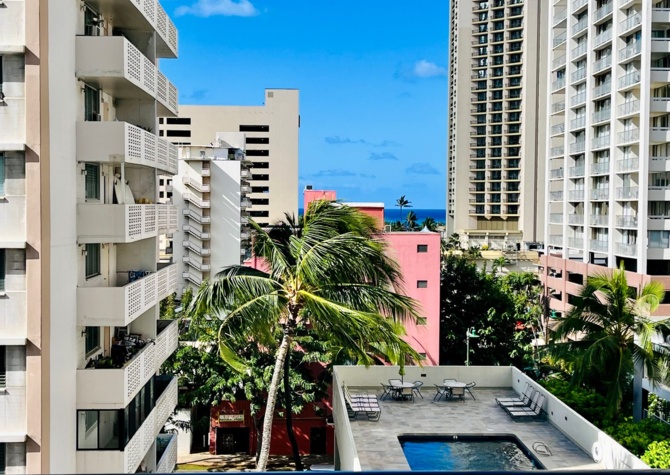 Houses Near Newly renovated 1 bed/1 bath in the heart of Waikiki