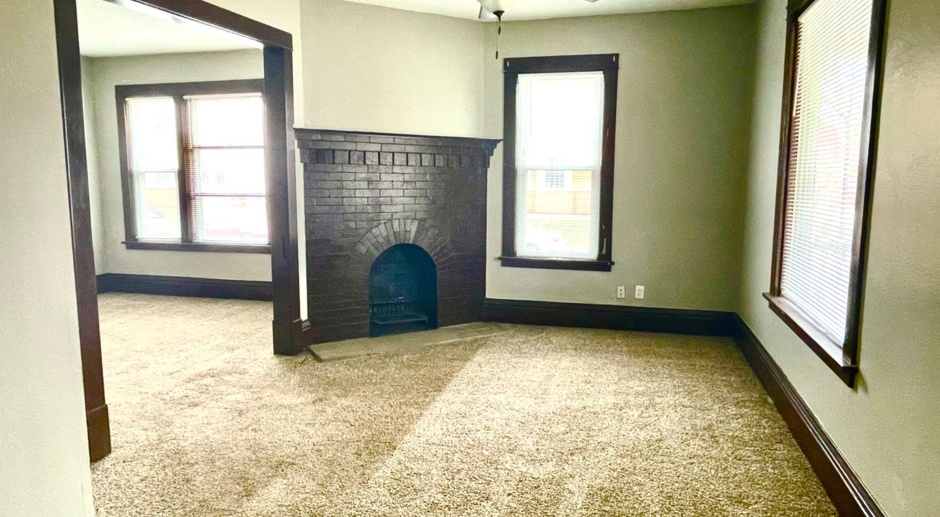 Beautiful 4 BR/2Bath Lower Level Duplex in Minneapolis. Available Now!