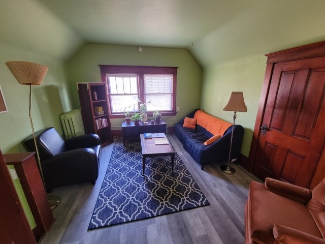 2 BR close to Macalster and St. Thomas. Available 9/1/22!