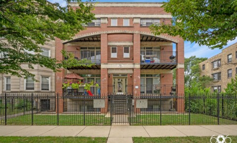 Houses Near University of Chicago STUNNING 3 BEDROOM 2 BA CONDO IN BRONZEVILLE  for University of Chicago Students in Chicago, IL