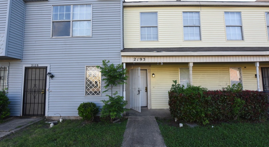 Spacious 2 story town home with fenced yard!