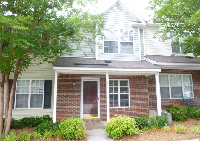 Houses Near Updated 2/2.5 townhouse in Bridford Downs