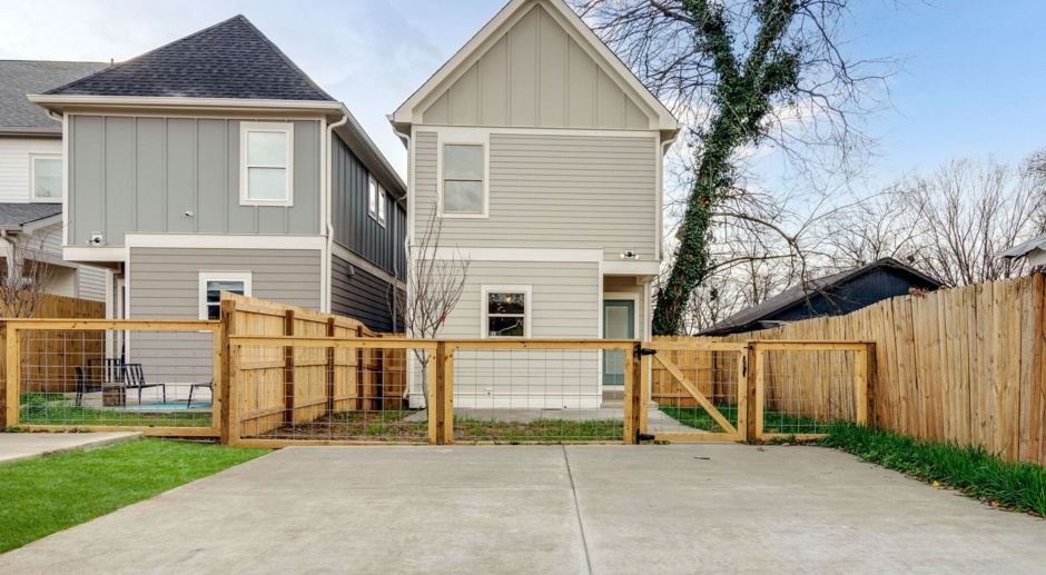 Stunning 3BE/2.5BA in the SHELBY PARK area! Easy DOWNTOWN access!