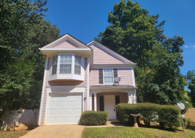 Houses Near 3 bed 2 .5 bath in Stone Mountain