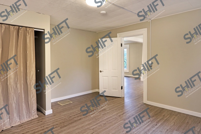 469 3rd St NW #2 - Updated and Cozy Upper Unit!