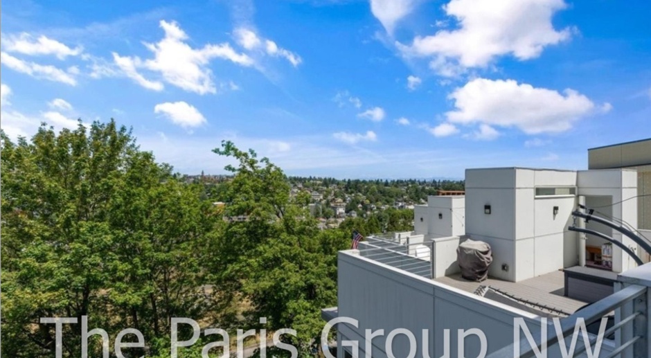 Modern 2018 Townhome *A/C & Luxe Finishes *Roof Top View Deck
