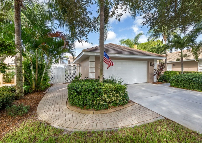 Houses Near Seasonal Short-Term Villa located in Plantation Golf and Country Club!