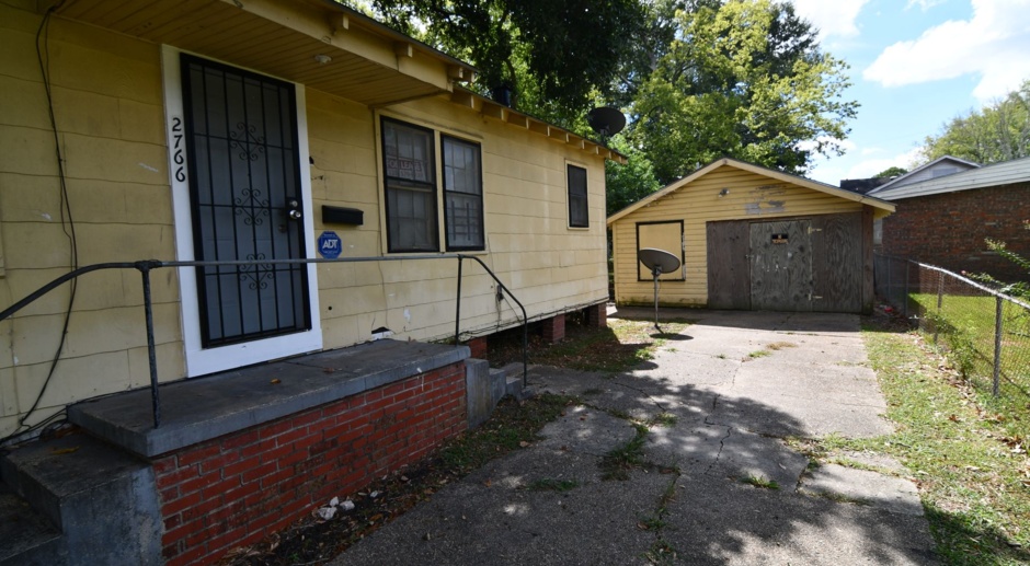 Housing Authority Vouchers Accepted !! 2-bedroom, 1-bathroom duplex located in Mid City North, Baton Rouge