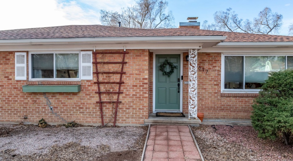 Charming Westside 3-Bed, 2-Bath Ranch-Style Retreat !!!