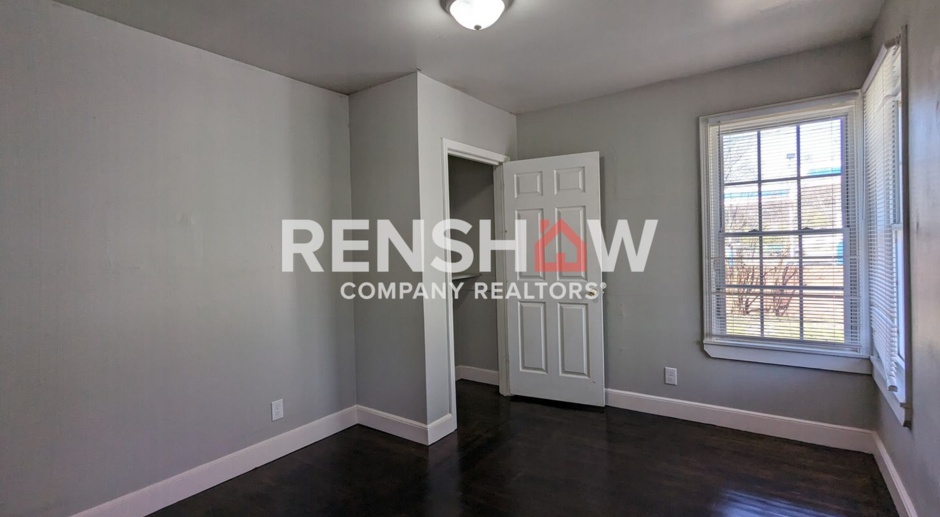 Renovated 1/1 Duplex Now Available - Corner of East Parkway & North Parkway!