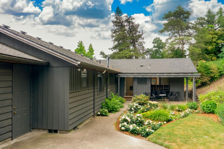 2 Level Mid-Century home for lease! Tour today!