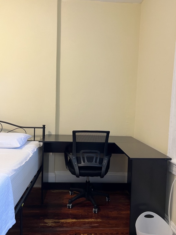 New Saratoga Yonkers Privet Rooms in remodeled Shared Space 