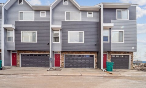 Apartments Near CCU 3 Bedroom Condo in Denver for Colorado Christian University Students in Lakewood, CO