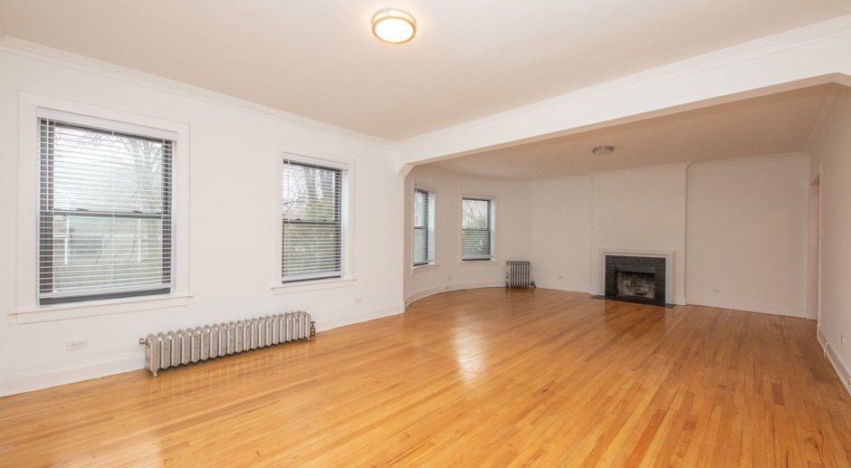 Renovated Units Blocks From The Lake and Downtown Evanston!
