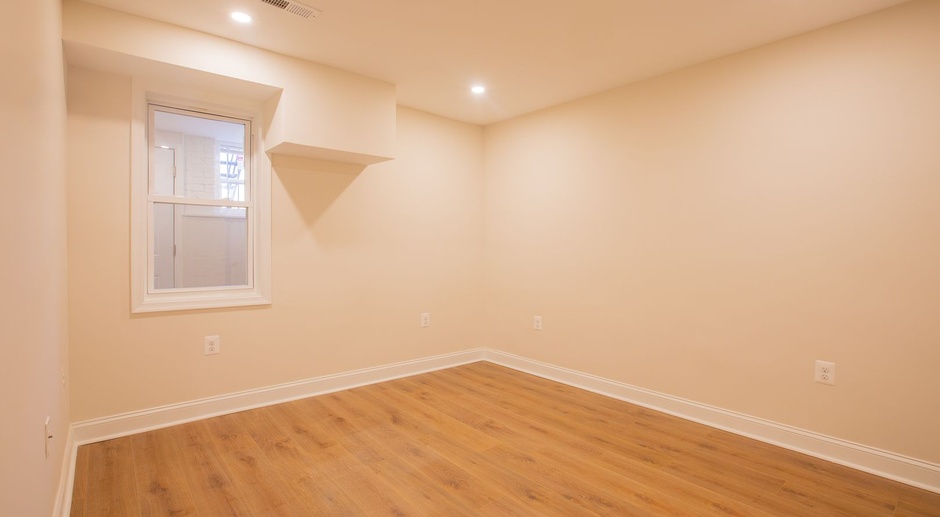 Newly Renovated 1 BR/1 BA Apartment in Hill East!