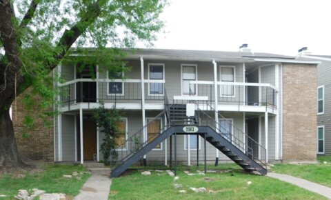Apartments Near UT Austin Spring Emerald Forest LLC #1  ( 1910 West Loop ) for University of Texas - Austin Students in Austin, TX