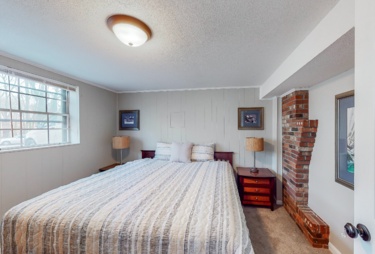 Room for Rent - Cedar Ridge Trail Home, a 13 minute walk to transit stop S Hairston Rd & Birch Ridge Trl