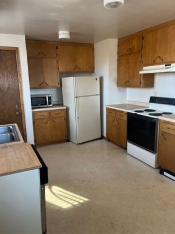 Student Housing Available 