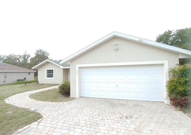 Houses Near 3 Bedroom Home in Silver Springs Shores