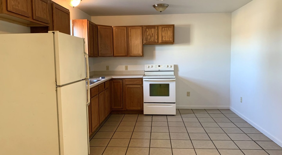 PERFECT COLLEGE RENTAL ONLY A HALF MILE FROM CAMPUS!!!