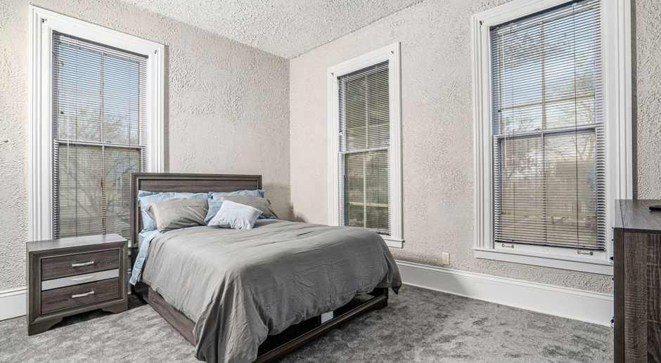 Beautifully Remodeled Furnished One Bedroom in Sloan