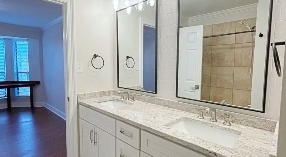 Fully Renovated Townhouse in a GREAT location- Near All Hospitals in Baton Rouge