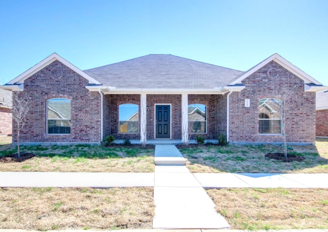 Houses Near Millbrook - 2026 Augusta St, Lancaster, TX, 75146