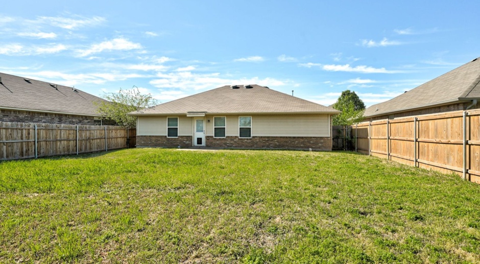 Adorable, Well-Maintained, and Conveniently Located Home!! 