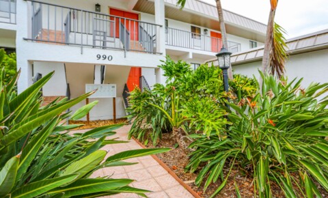 Houses Near Wolford College ***2BED/2BATH***SEASONAL***FURNISHED***CARDINAL COURT*** for Wolford College Students in Naples, FL