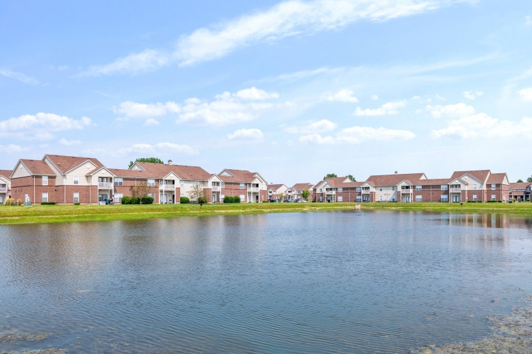 Hartshire Lakes Apartment Homes