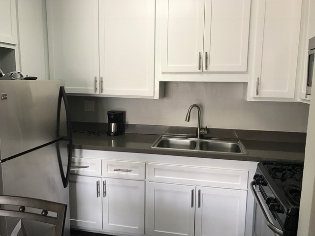 FURNISHED HOUSING ACROSS FROM UCLA PLUS WIFI PRE-LEASING FOR THE SCHOOL YEAR!!