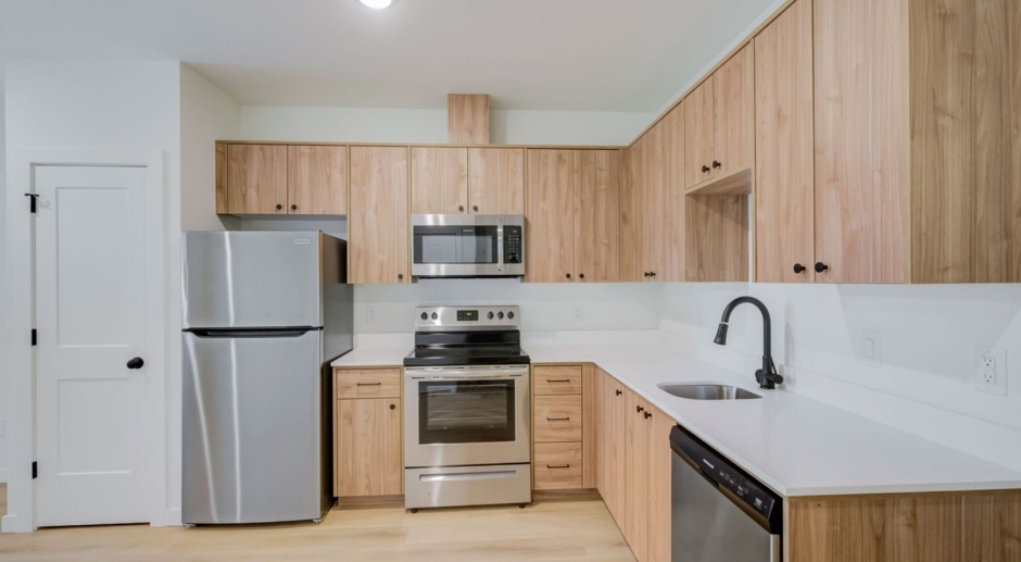 Move-in Special: 6 WEEKS FREE RENT! 1bd/1bath NE Modern Living w/ Private Balcony, Washer/Dryer & Air Conditioning