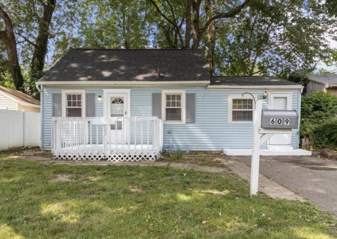 Houses Near Adorable Two Bedroom Home Near Downtown Lansing