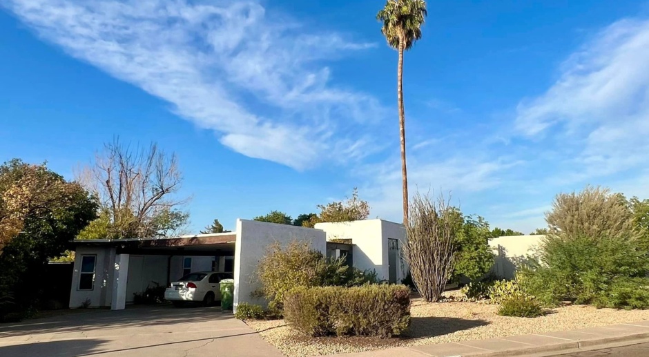 Contemporary 4-bedroom, 3-bath remodeled home in Tempe