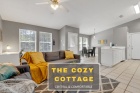 Cozy Cottage: 3 bedroom 3 bath central location
