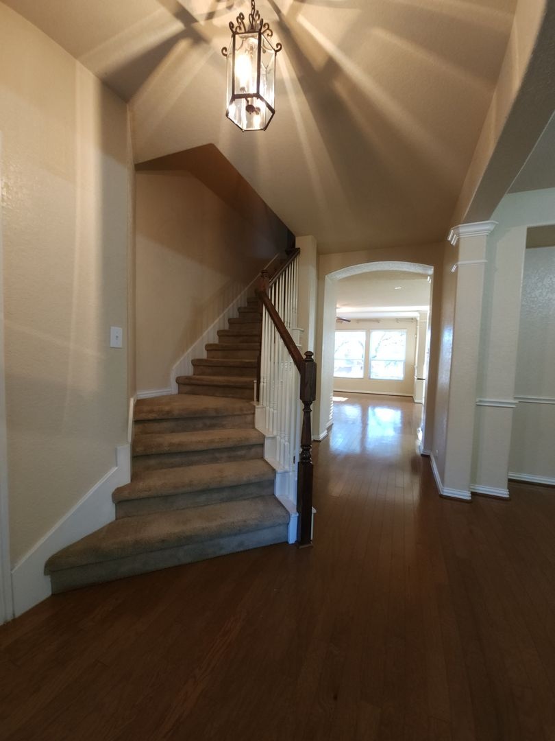 Alamo Ranch Home For Rent 5bed/3 bath- 2 story home corner lot/gated community