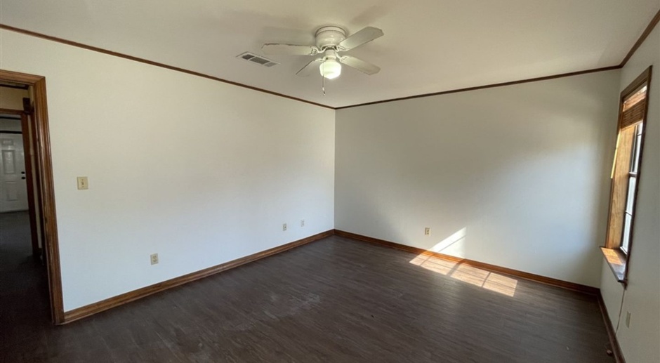 2 bedroom 1 bath Bungalow for lease | Shreveport Highland-Gladstone | $1,100/month rent