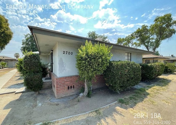 Houses Near this gorgeous 2 bedroom unit in Fresno. 
