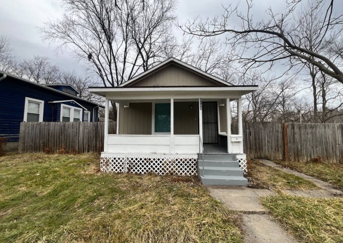Houses Near 2128 E 82nd Ter | $1000 | 2 Bed, 1 Bath with Attached Garage
