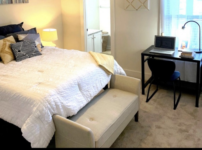 Furnished room/ private bathroom  retreat west UCF
