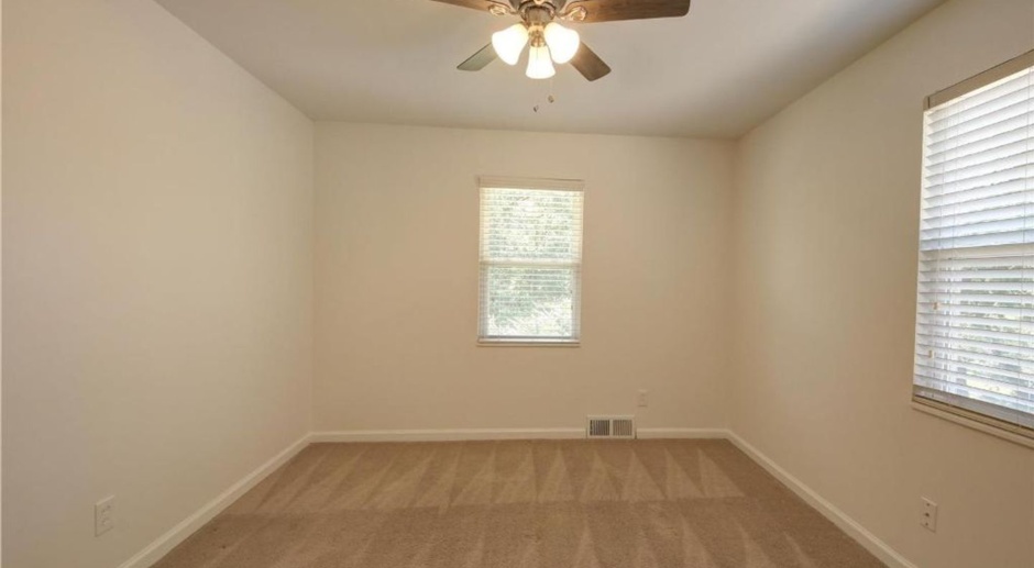 Nice Large House in Kirkwood for Rent!