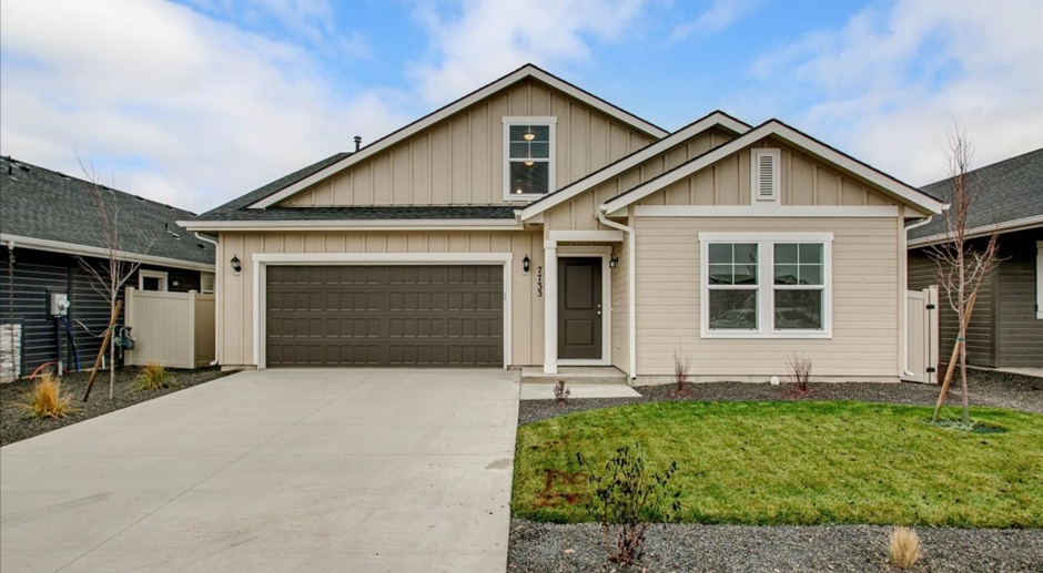 New Construction Nampa Home - Close to freeway access and golf course!!