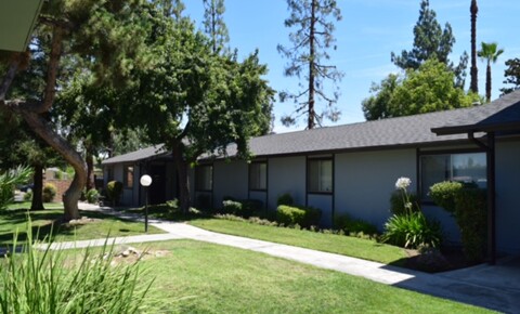 Apartments Near Fresno Pacific Dakota Garden for Fresno Pacific University Students in Fresno, CA