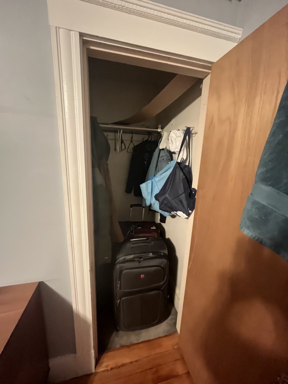 Single room in 5 bedroom 2.5 bathroom unit