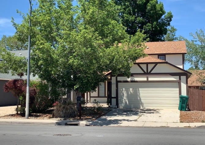 Houses Near 3 bed, 2.5 bath home in Sparks