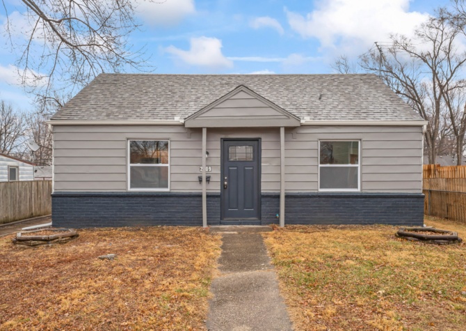 Houses Near Adorable 2 bedroom in KCK!