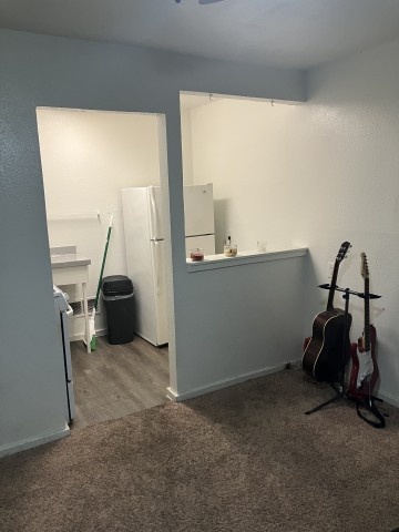Studio Sublet Apartment Available $820 a month without Utilities