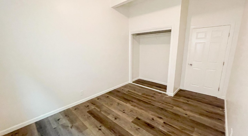 2 Bed 2 Bath Flat Apartment in Old Oakland
