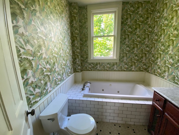 924 S Westnedge - 4 Bed/2 Bath House Near WMU/K College 